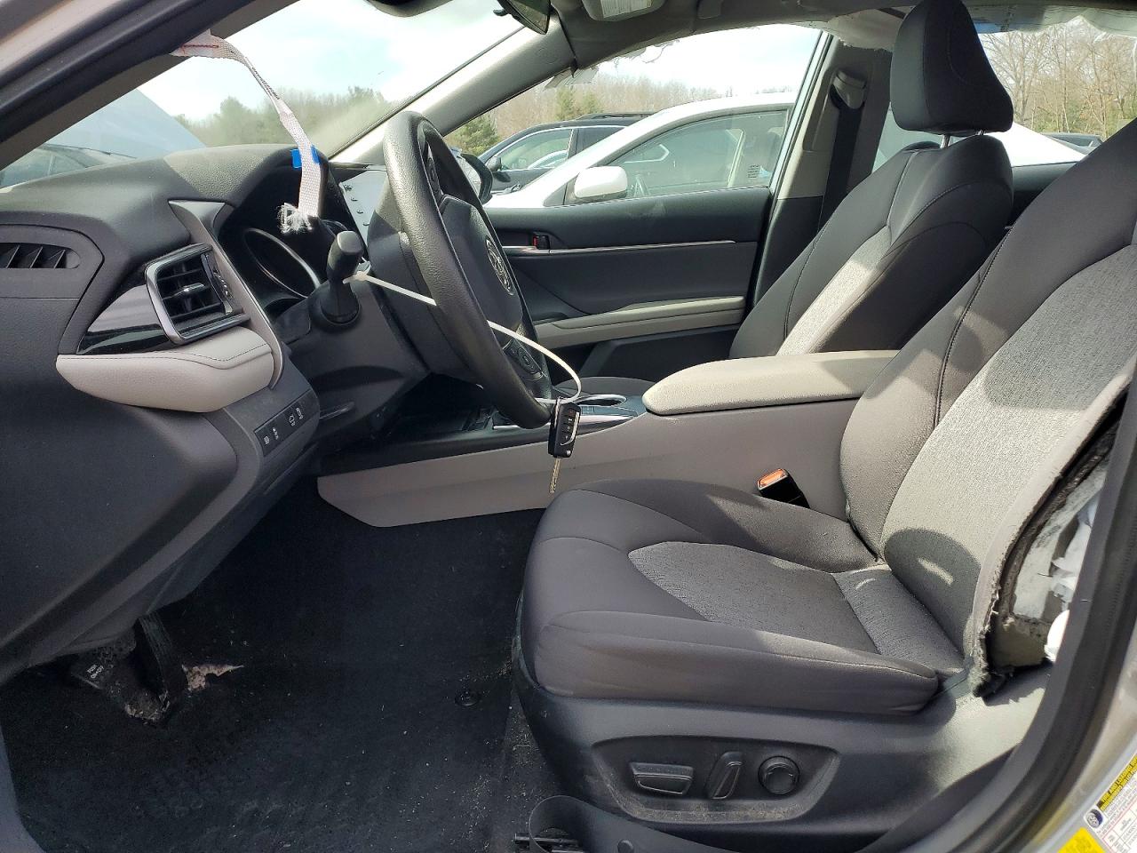 2023 TOYOTA CAMRY LE photo 7