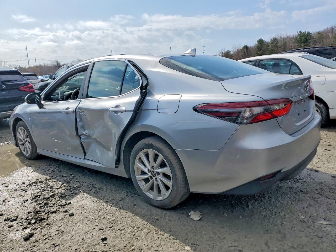 2023 TOYOTA CAMRY LE photo 2