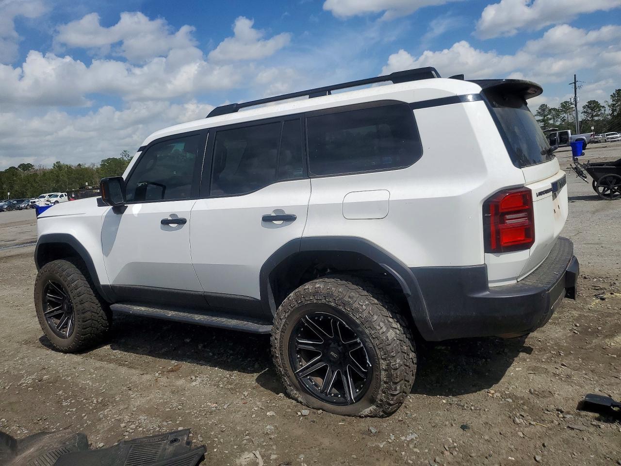 2024 TOYOTA LAND CRUISER BASE photo 3