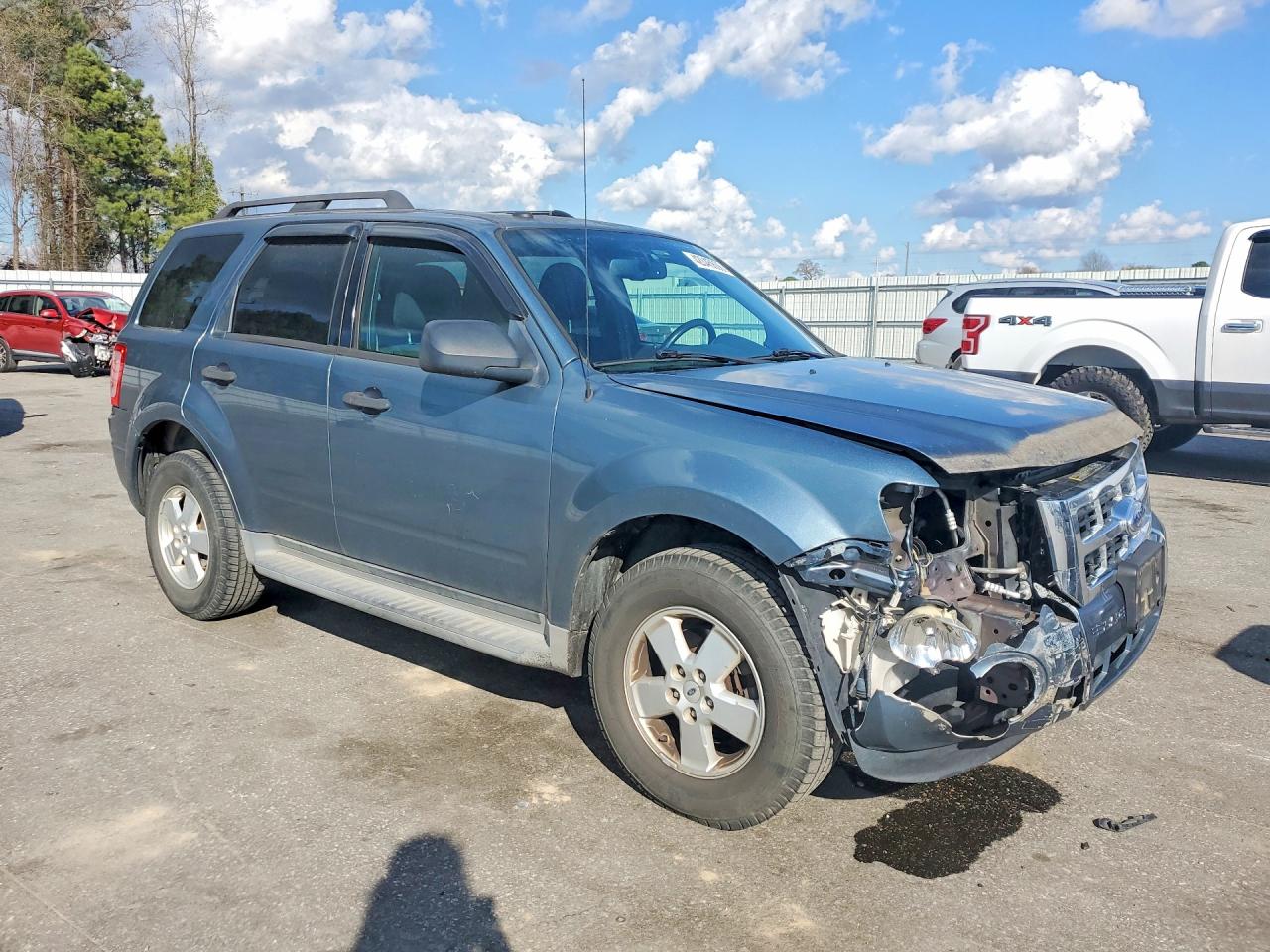 2012 FORD ESCAPE XLT photo 4