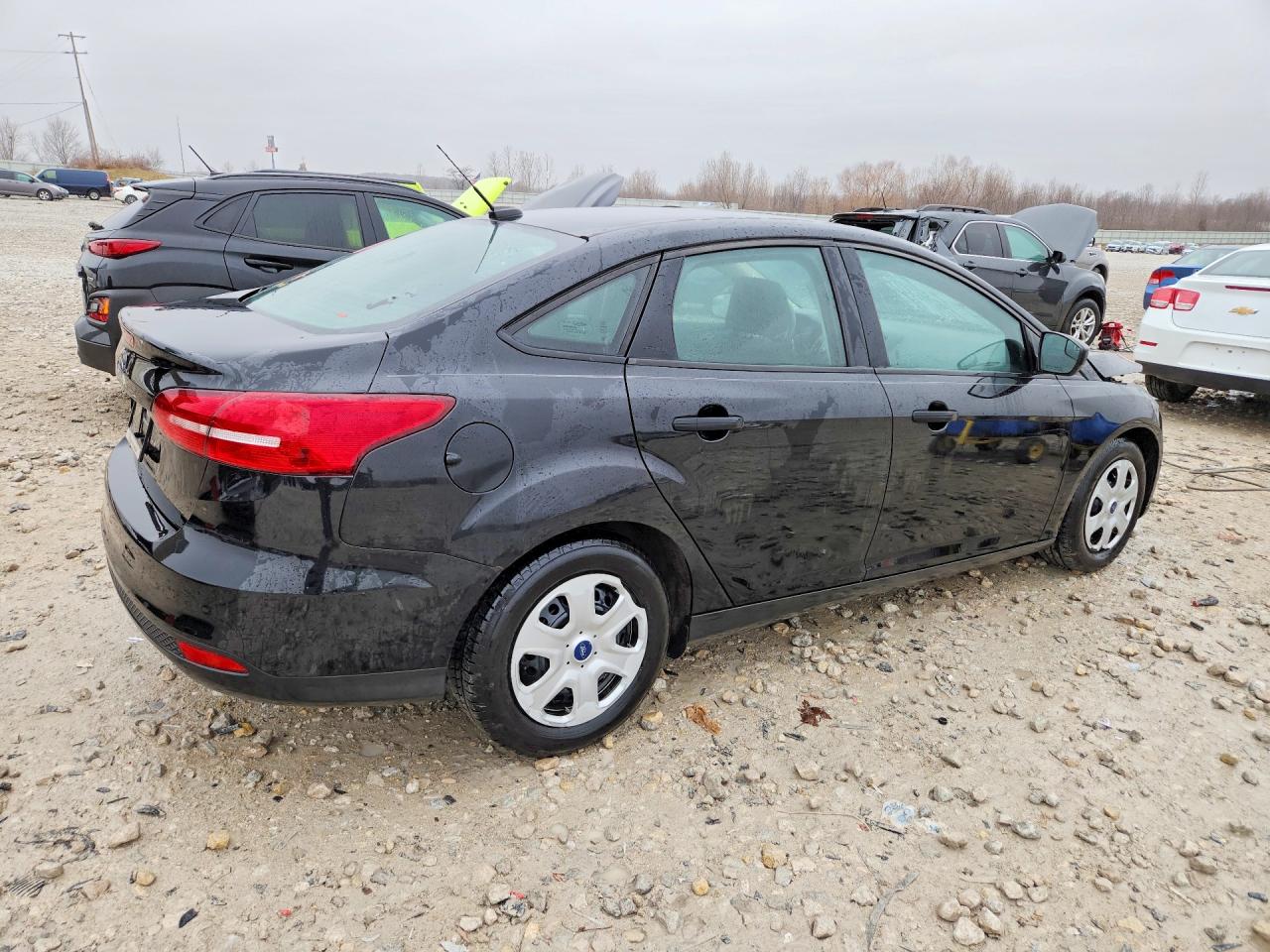 2017 FORD FOCUS S photo 3