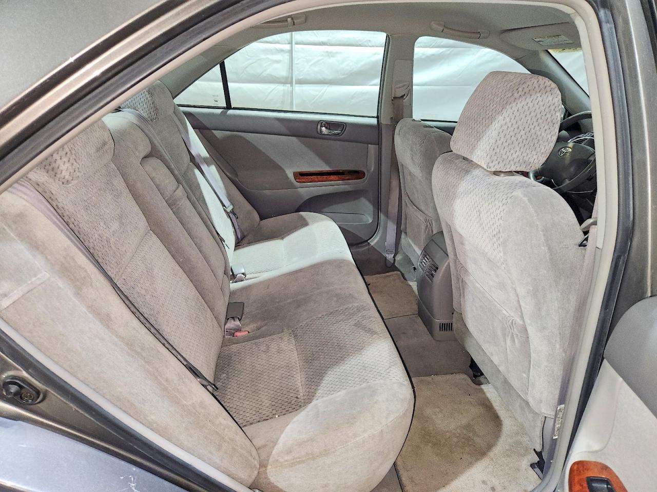 2004 TOYOTA CAMRY XLE photo 19