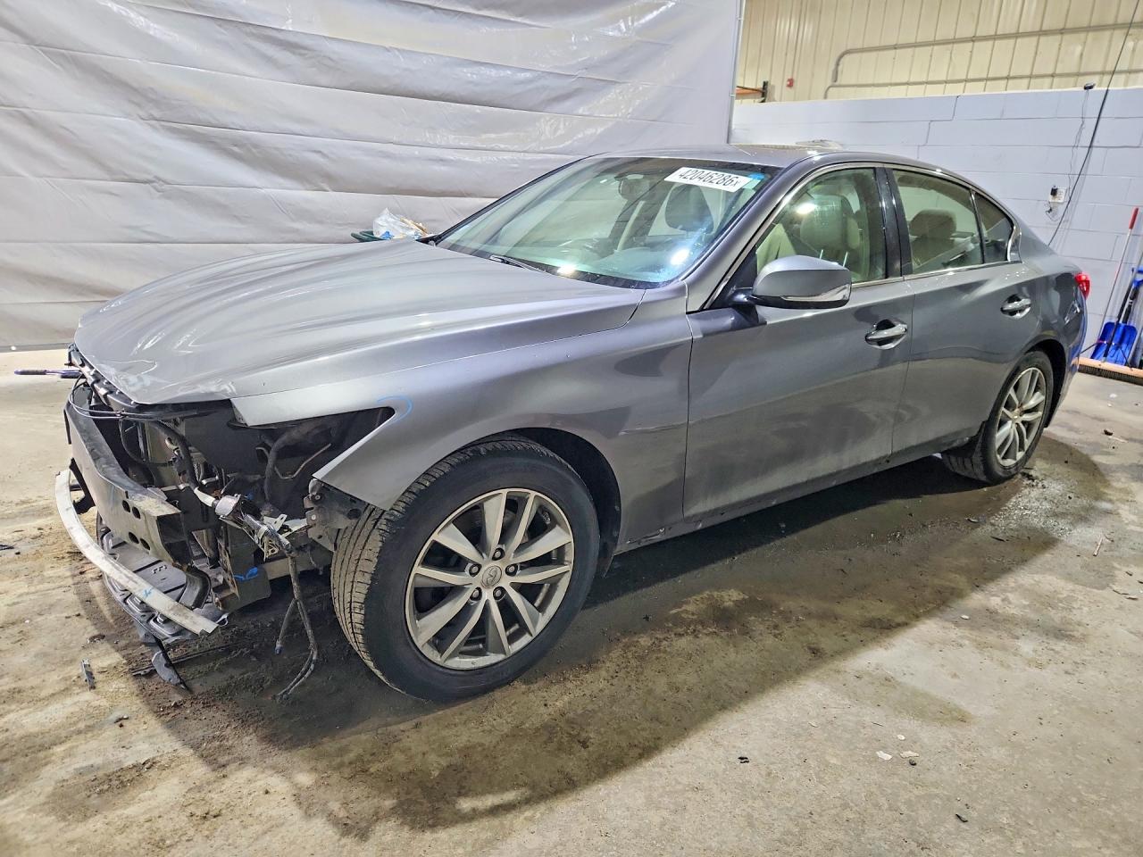2015 INFINITI Q50