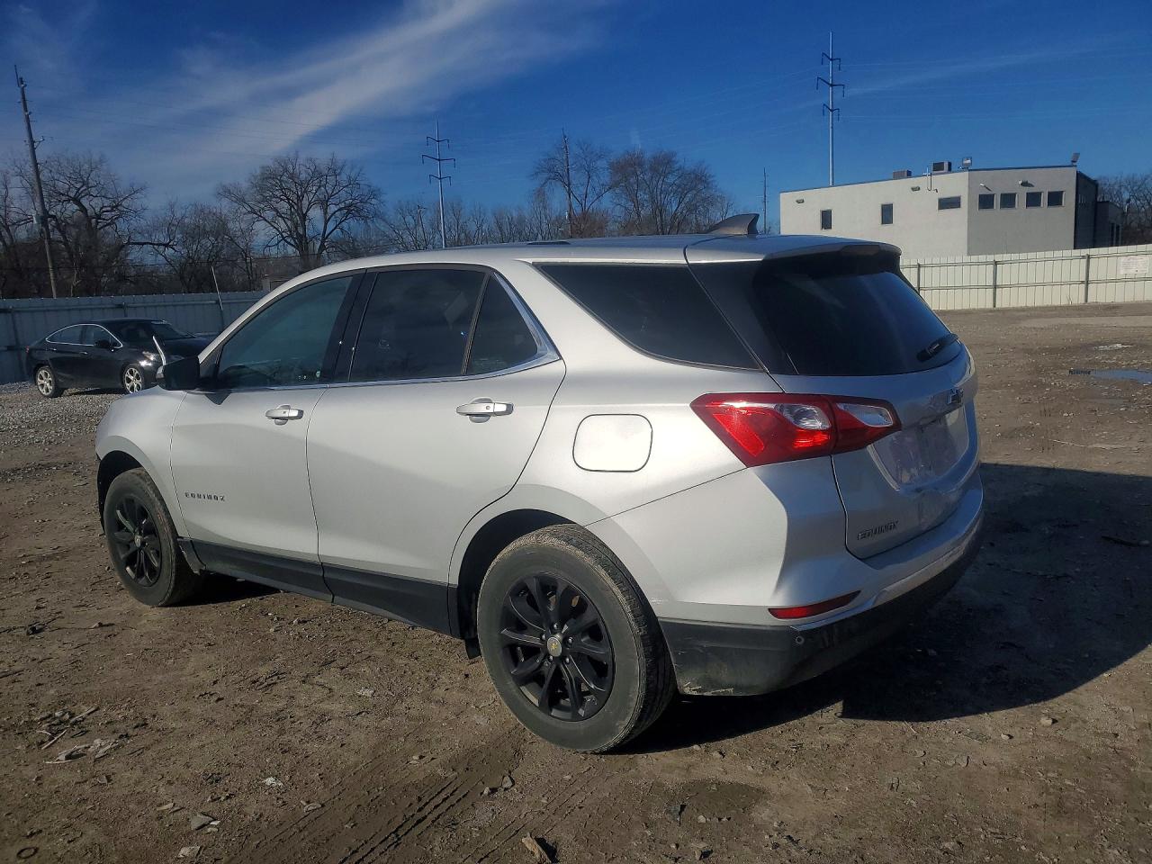 2019 CHEVROLET EQUINOX LT photo 2