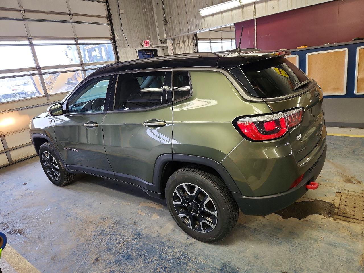 2019 JEEP COMPASS TRAILHAWK photo 2