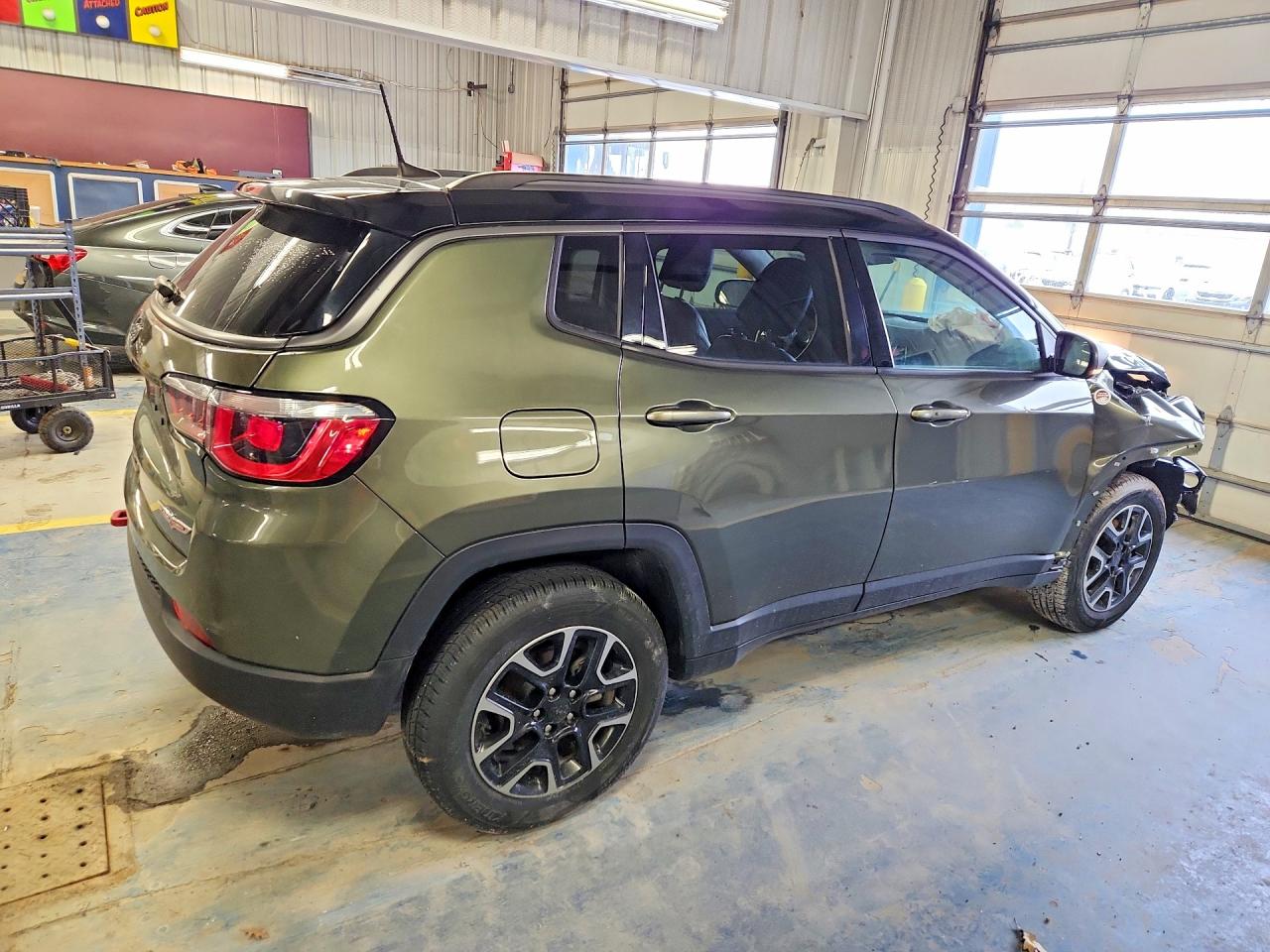 2019 JEEP COMPASS TRAILHAWK photo 3