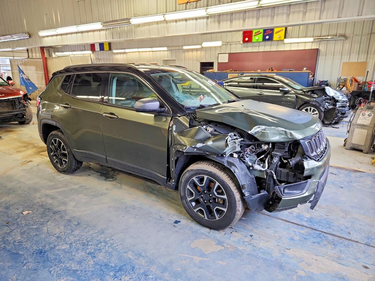 2019 JEEP COMPASS TRAILHAWK photo 4