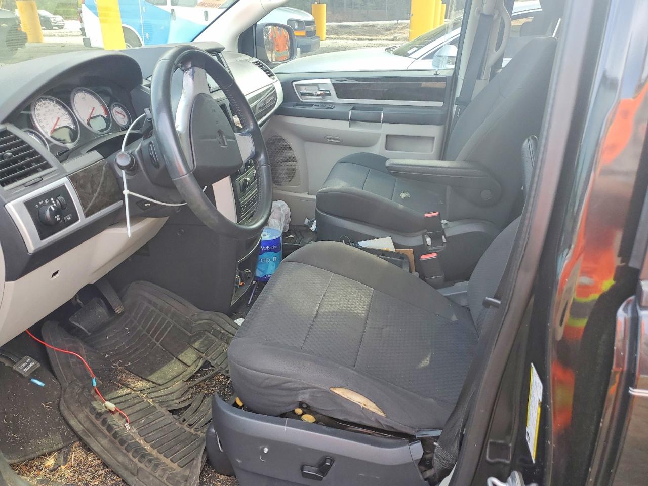 2010 DODGE GRAND CARAVAN SXT photo 7