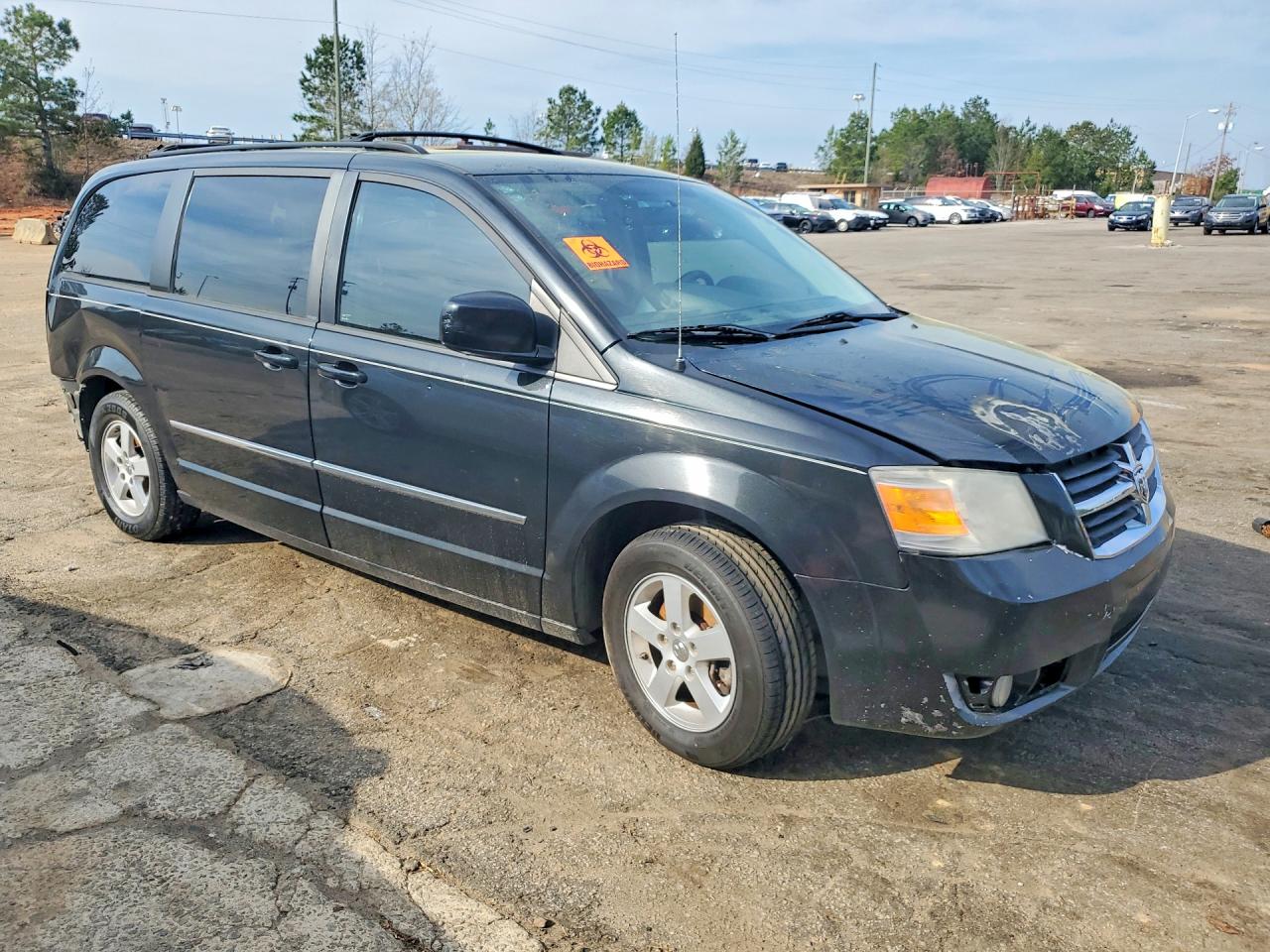 2010 DODGE GRAND CARAVAN SXT photo 4