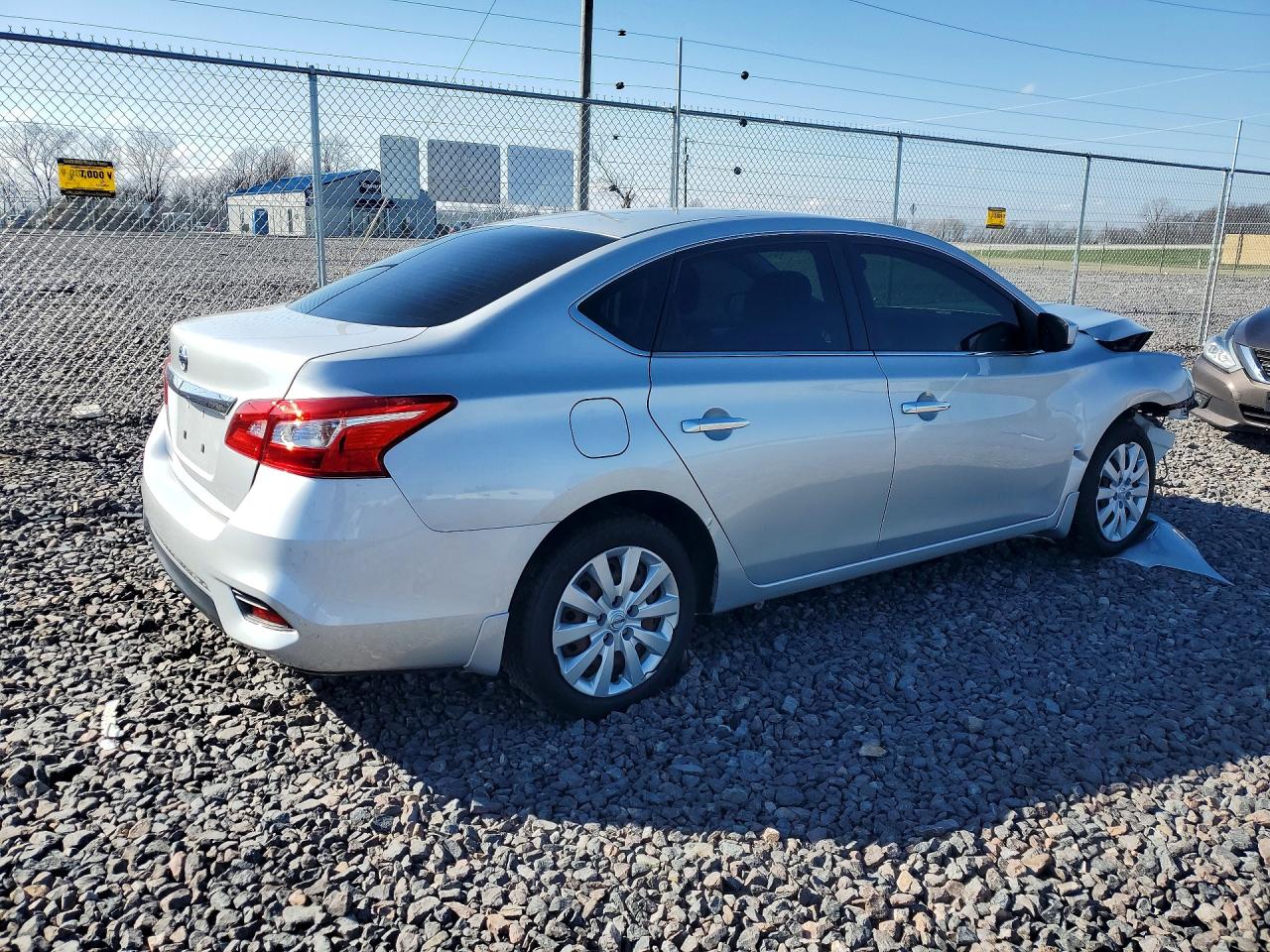 2019 NISSAN SENTRA S photo 3