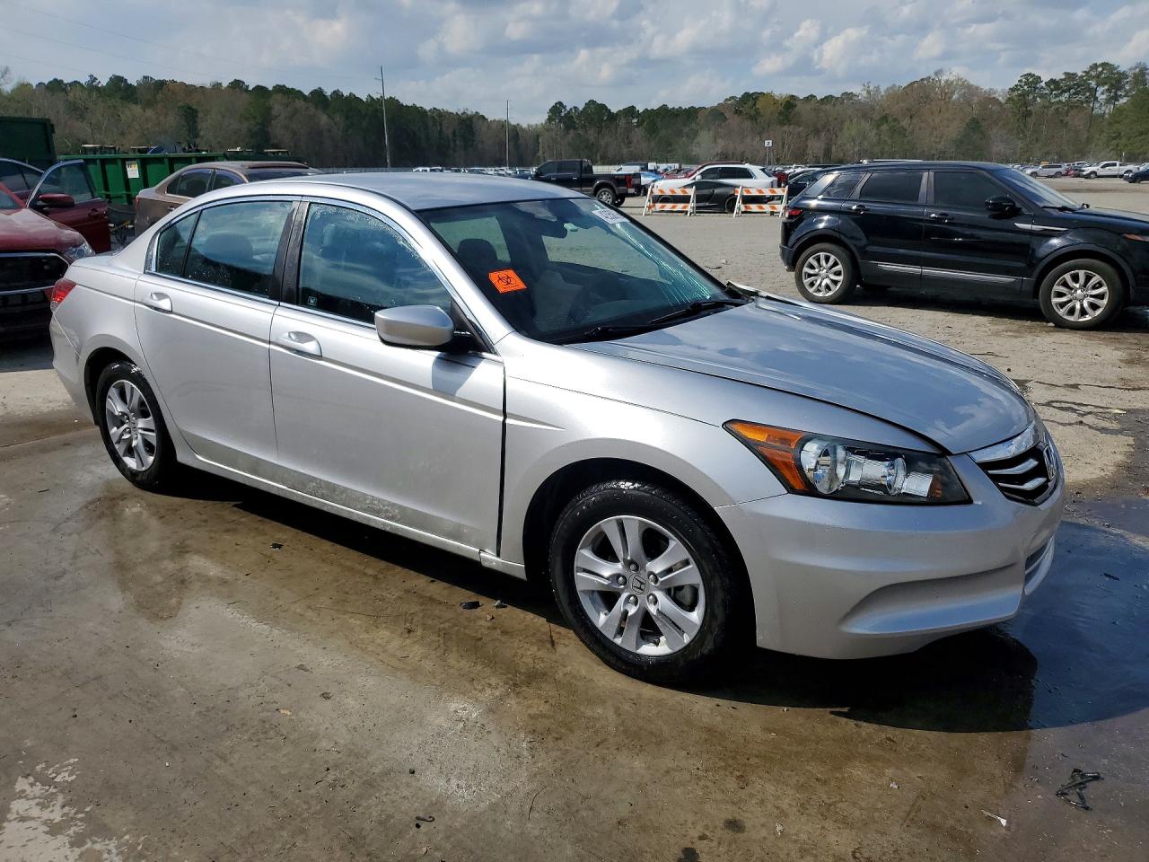 2011 HONDA ACCORD LXP photo 10