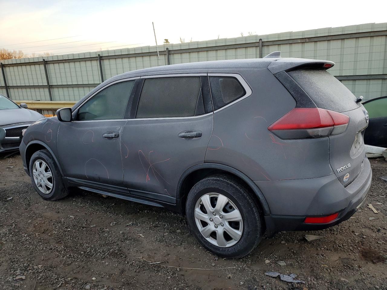 2017 NISSAN ROGUE S photo 3