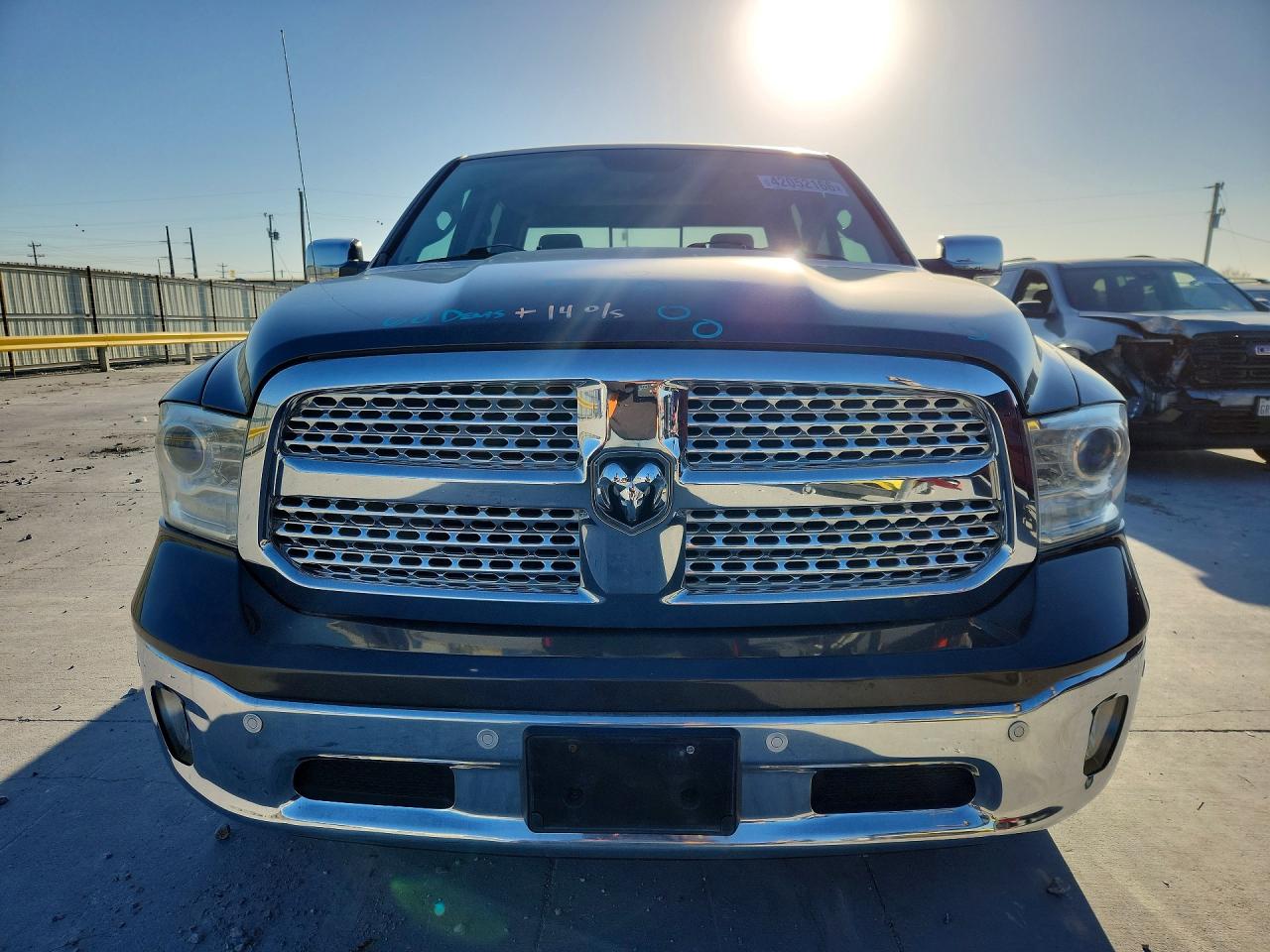2015 RAM 1500 LARAMIE photo 5