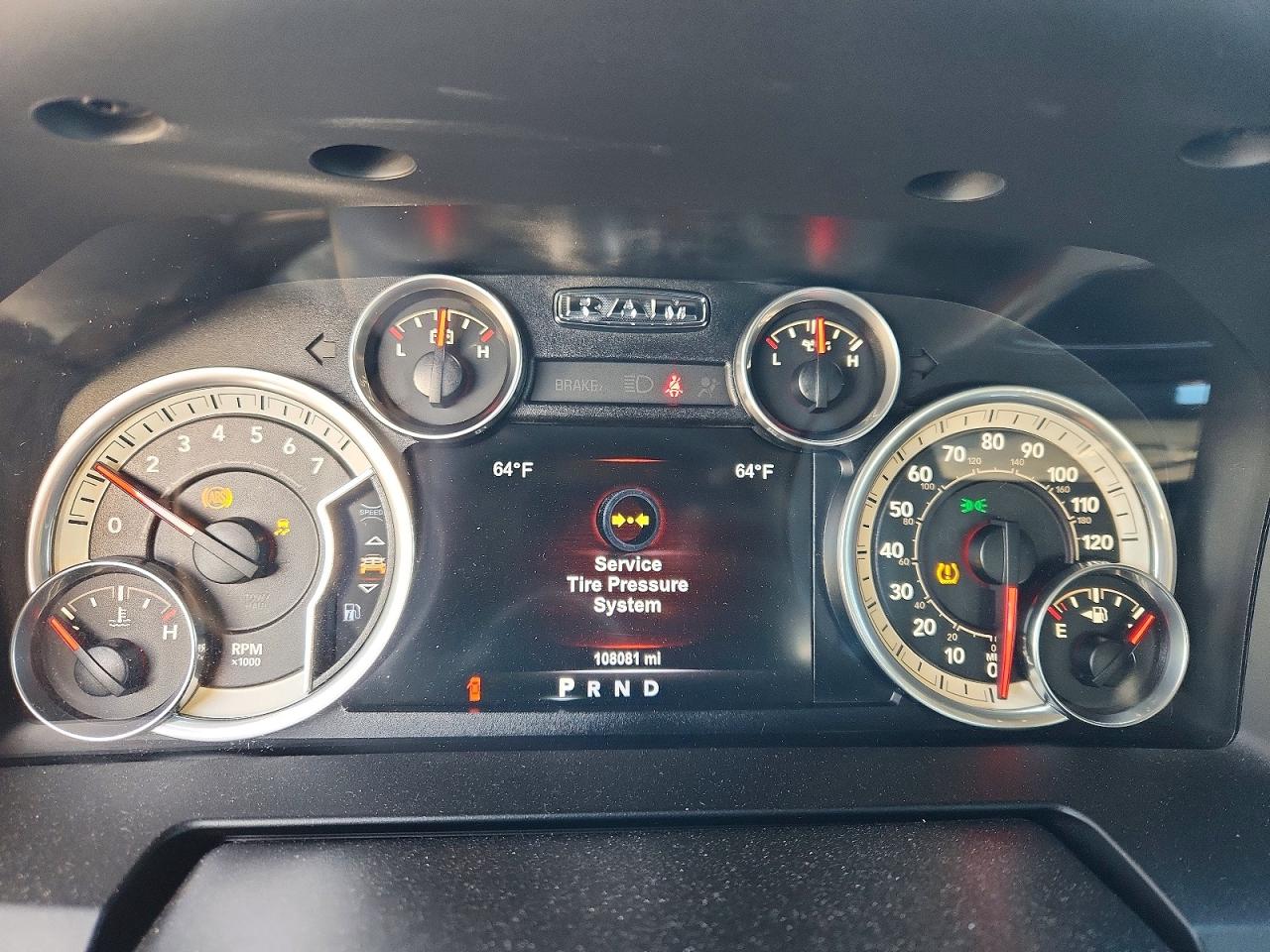 2015 RAM 1500 LARAMIE photo 9