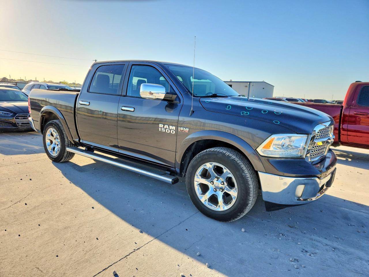 2015 RAM 1500 LARAMIE photo 4