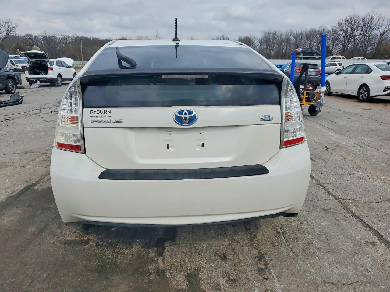 2010 TOYOTA PRIUS II photo 6