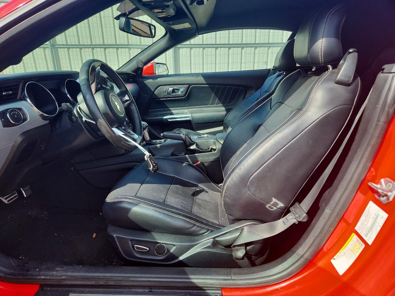 2017 FORD MUSTANG photo 7