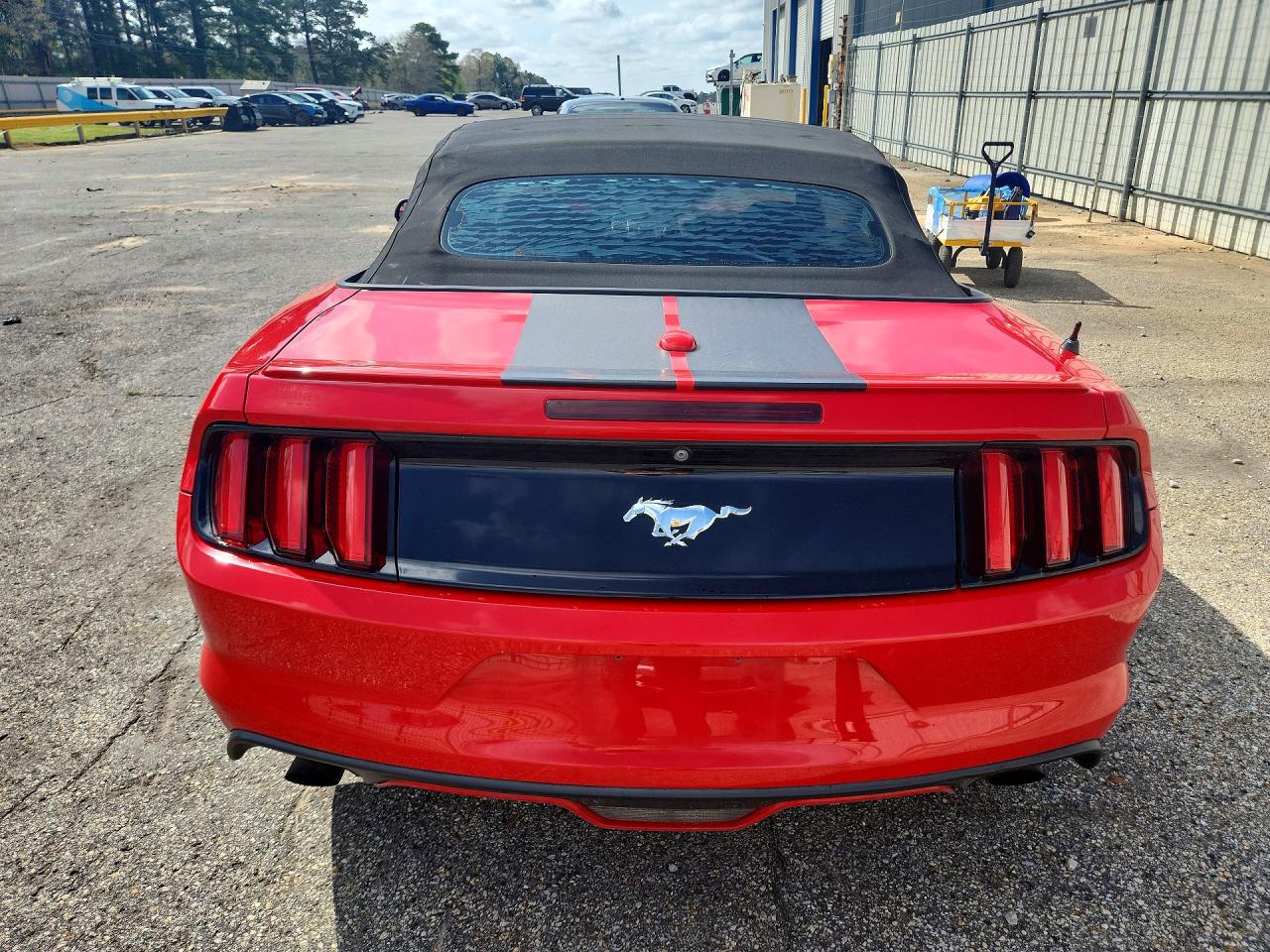 2017 FORD MUSTANG photo 6