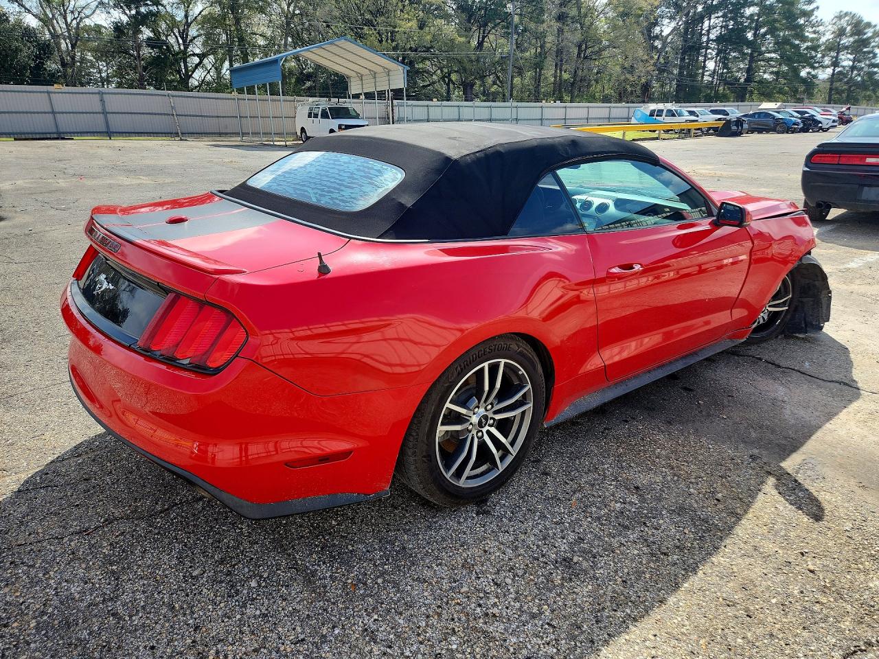 2017 FORD MUSTANG photo 3