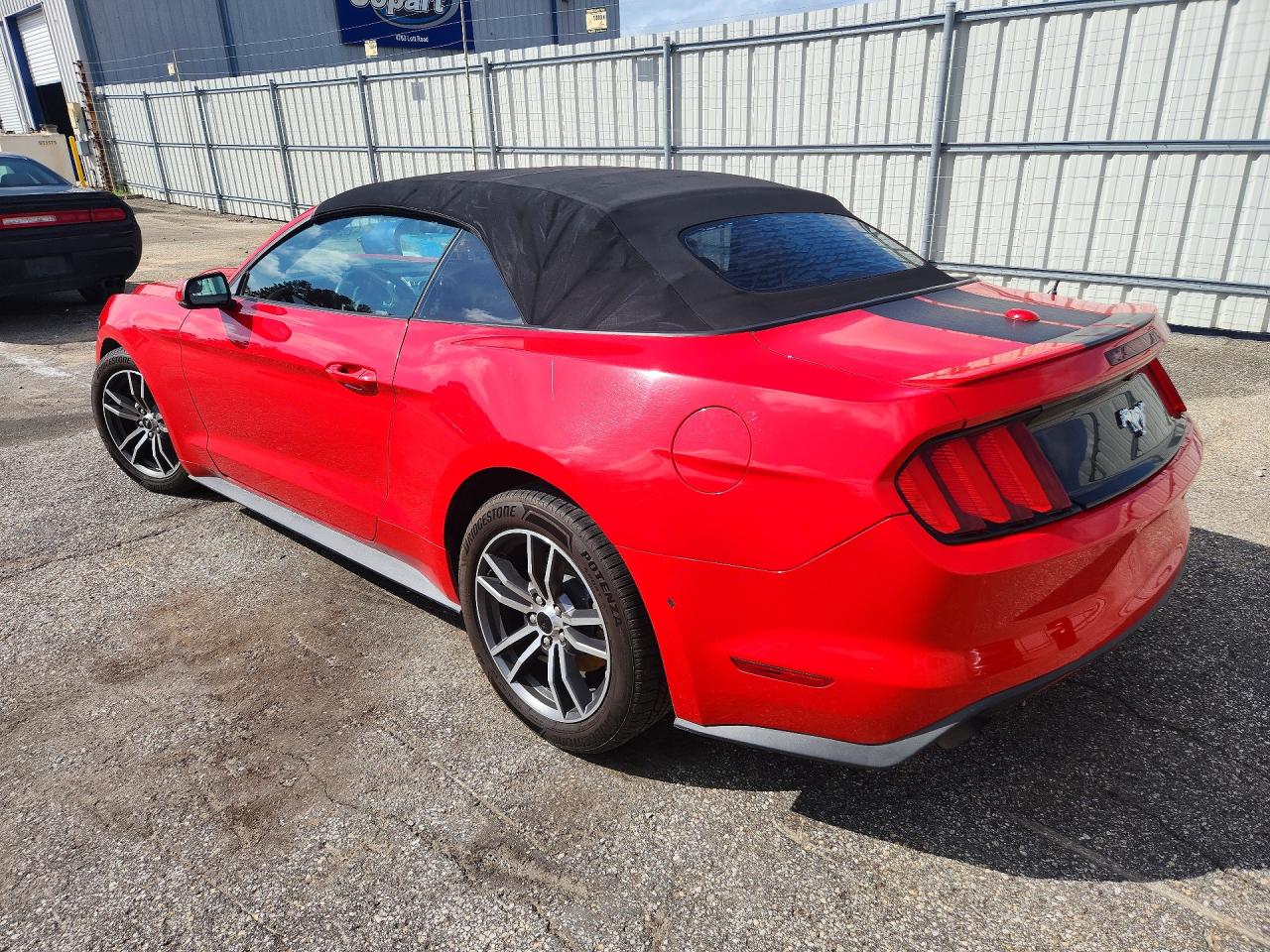 2017 FORD MUSTANG photo 2