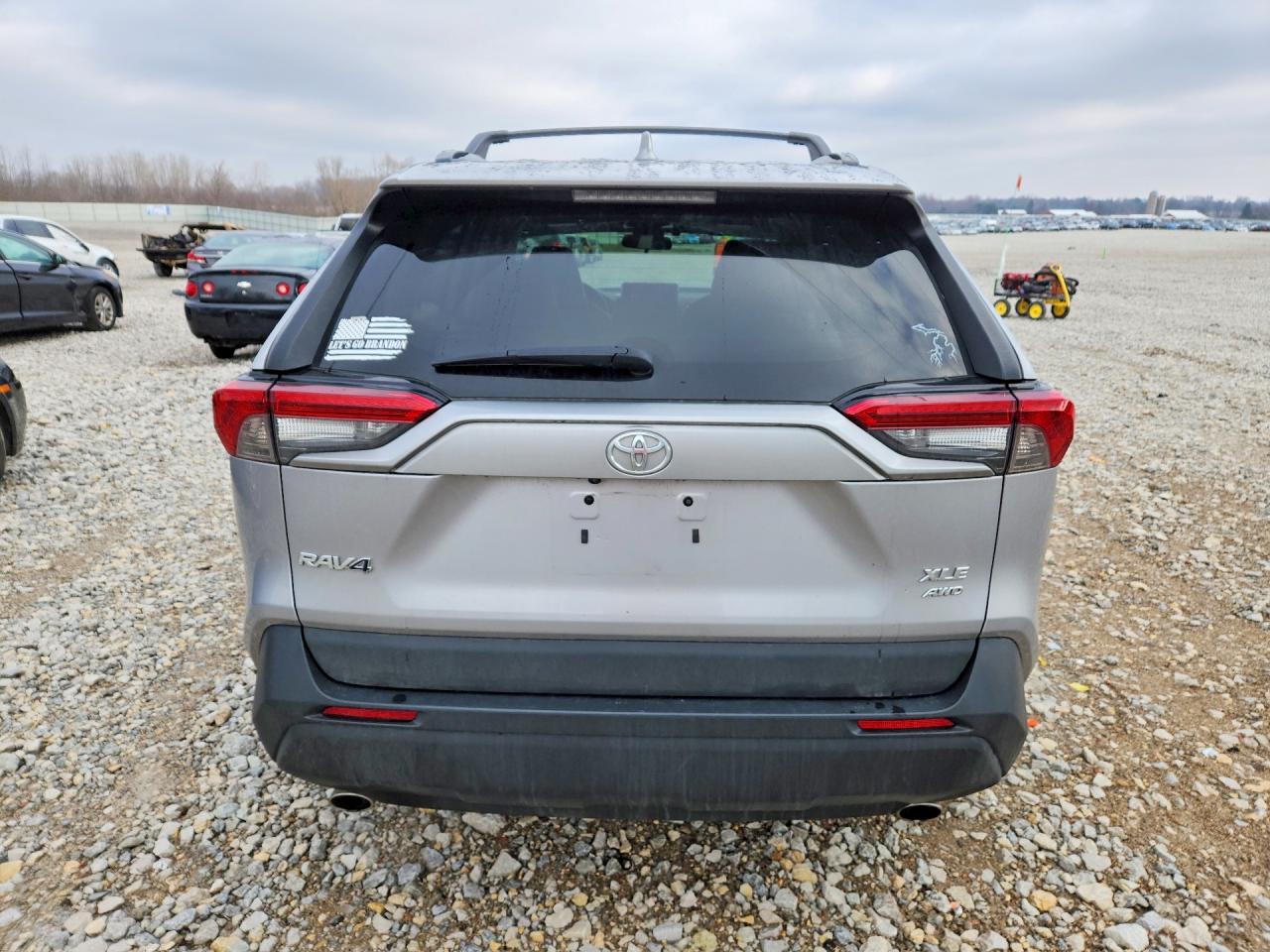 2022 TOYOTA RAV4 XLE PREMIUM photo 11