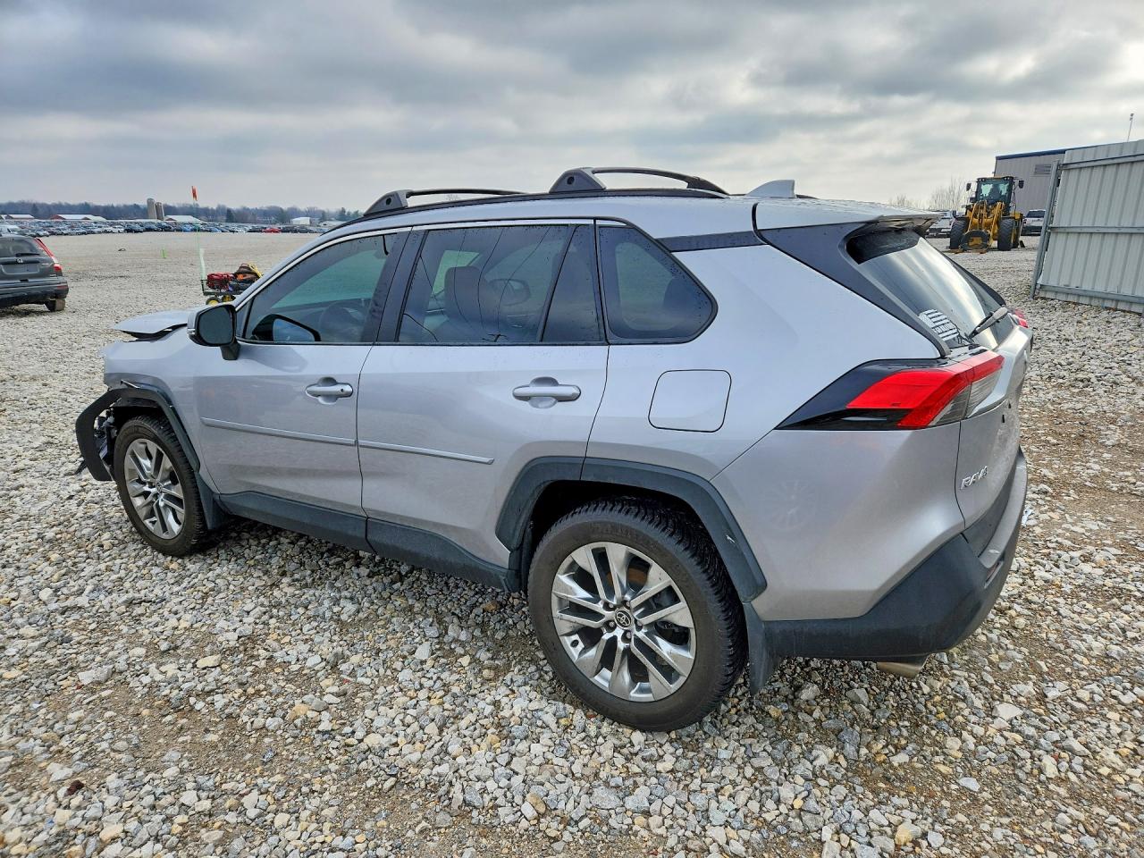 2022 TOYOTA RAV4 XLE PREMIUM photo 3