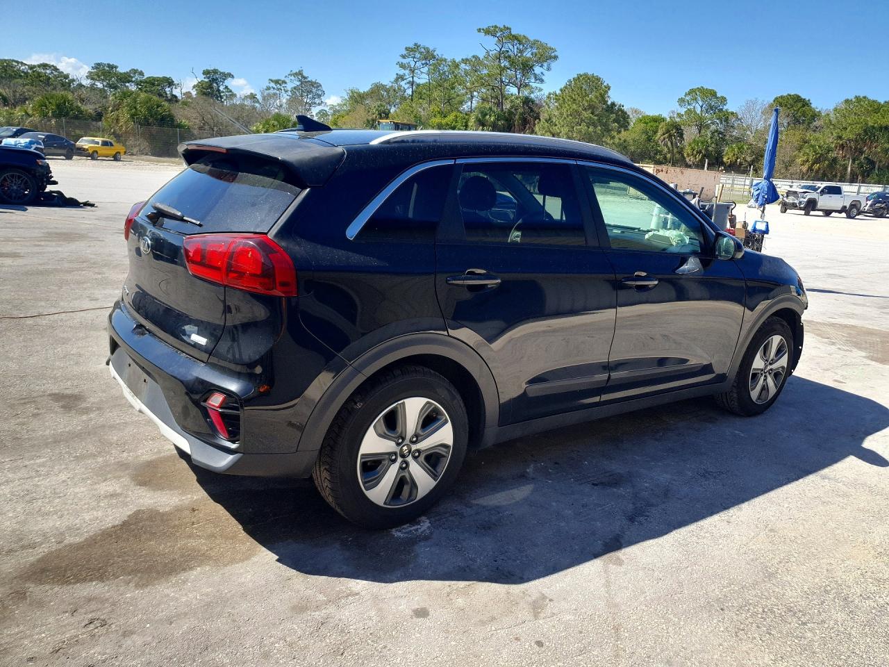 2020 KIA NIRO LX photo 5