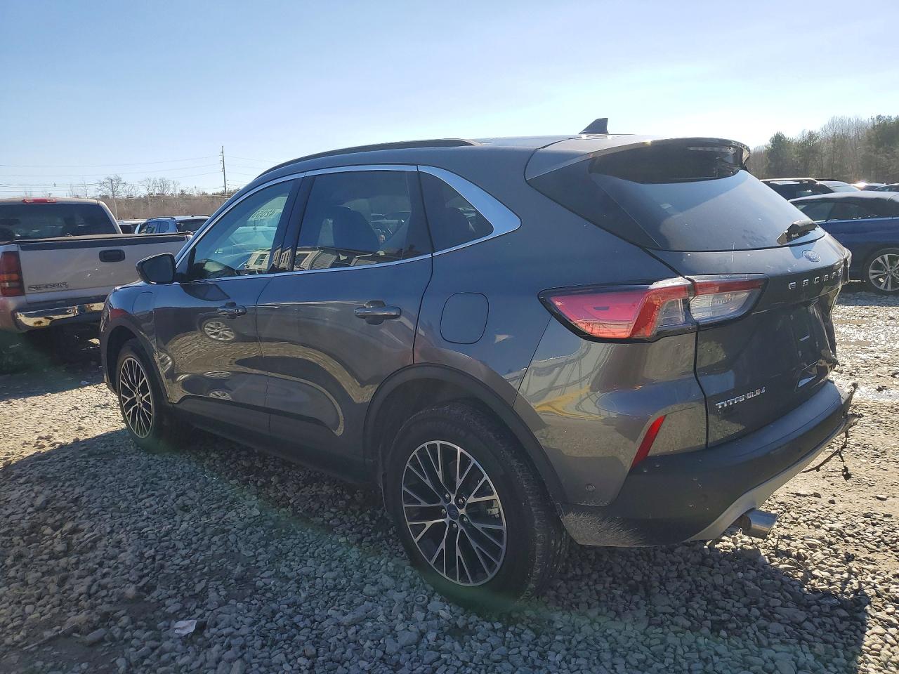 2022 FORD ESCAPE TITANIUM photo 2