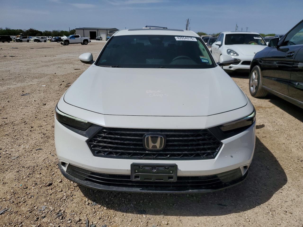 2024 HONDA ACCORD photo 9