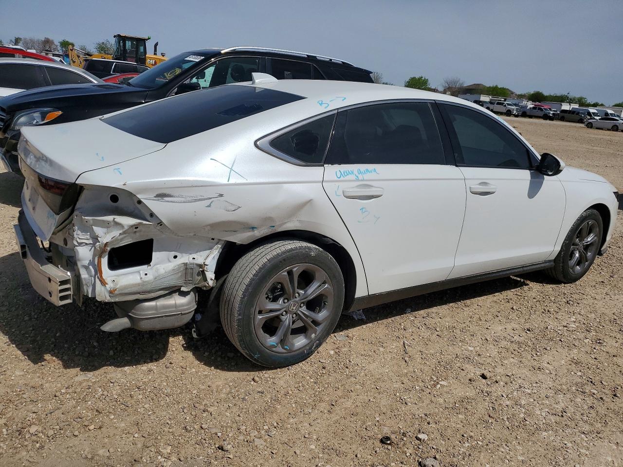 2024 HONDA ACCORD photo 5