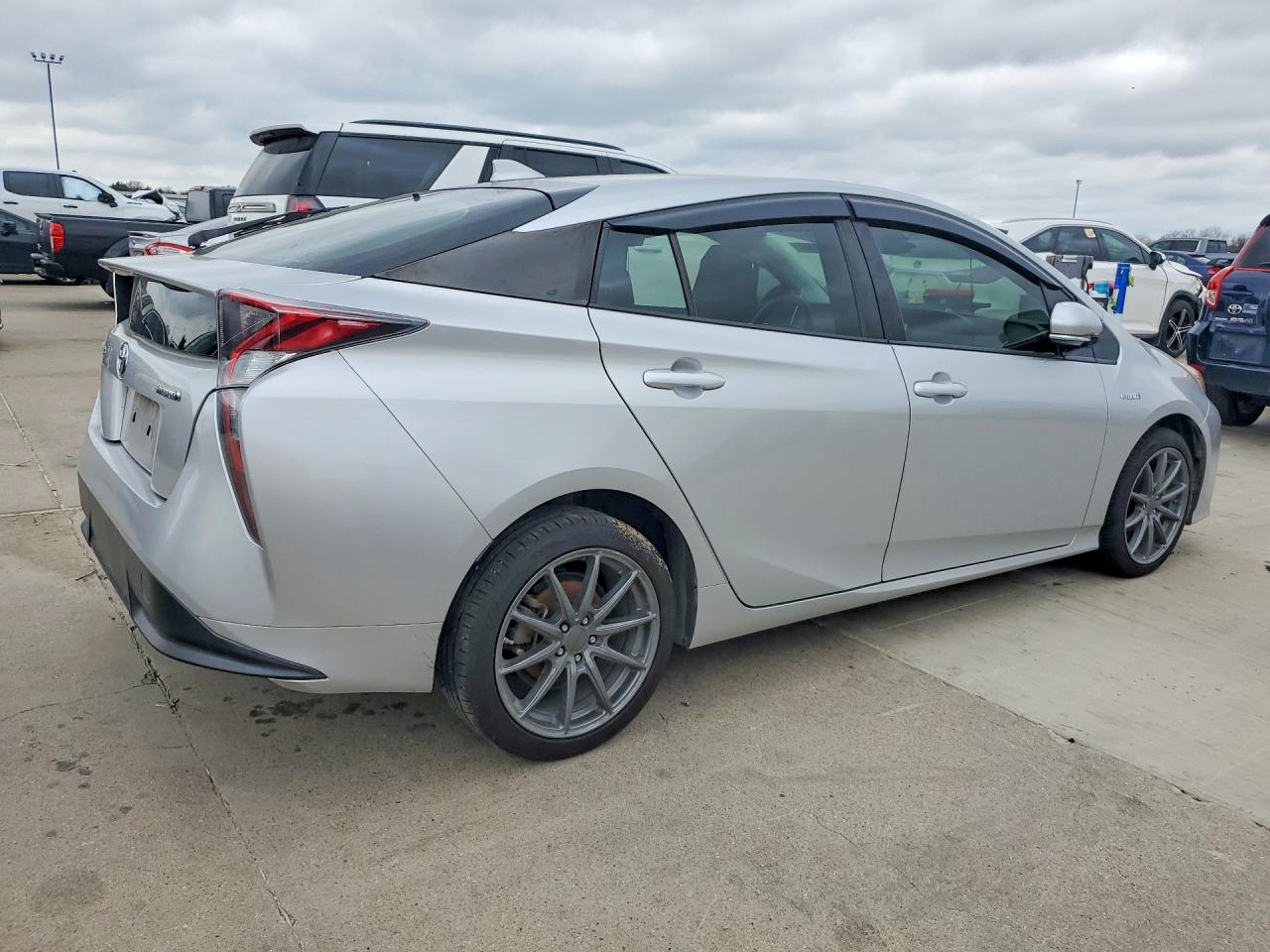 2017 TOYOTA PRIUS THREE TOURING photo 3