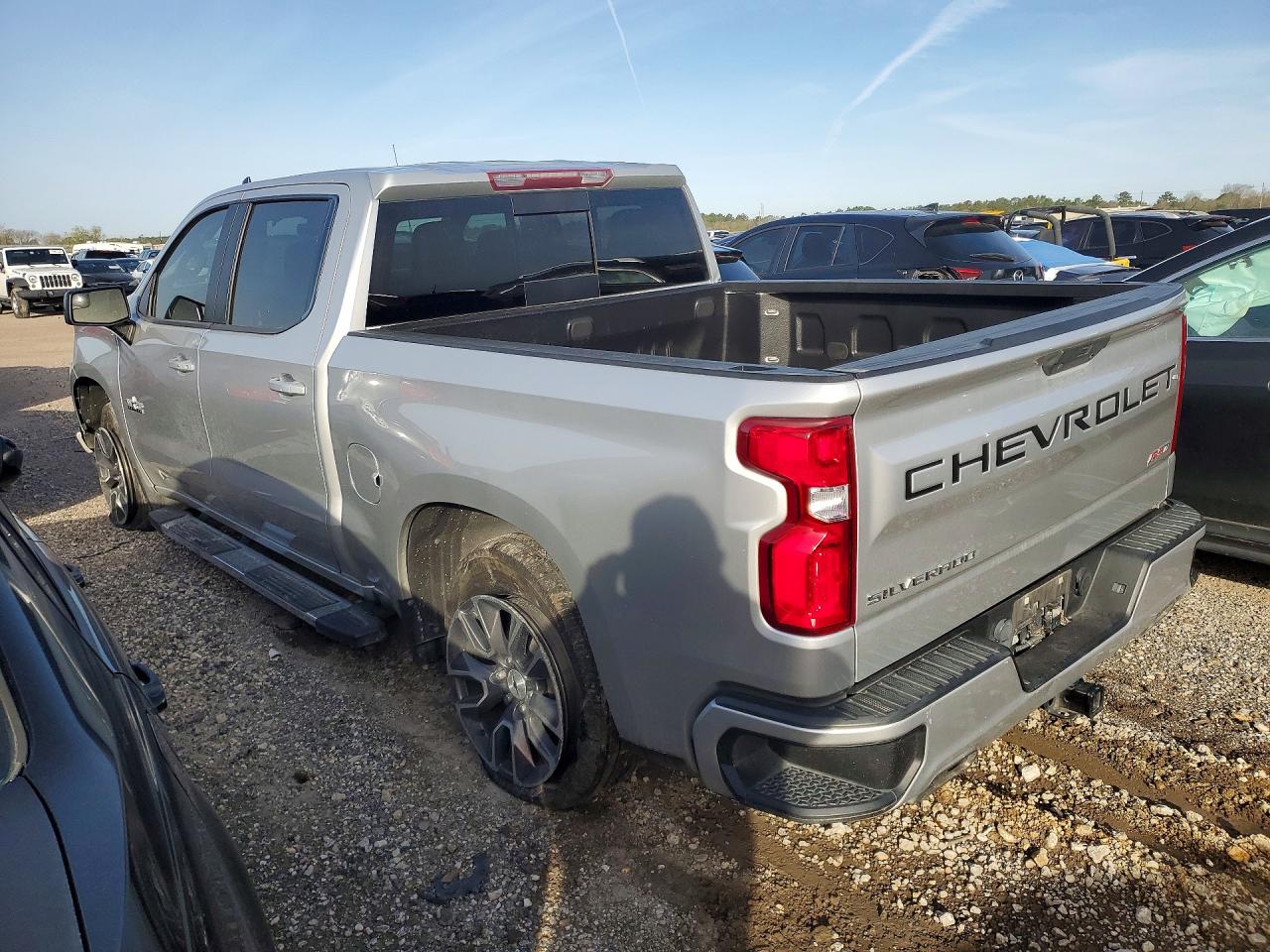 2020 CHEVROLET SILVERADO K1500 RST photo 2