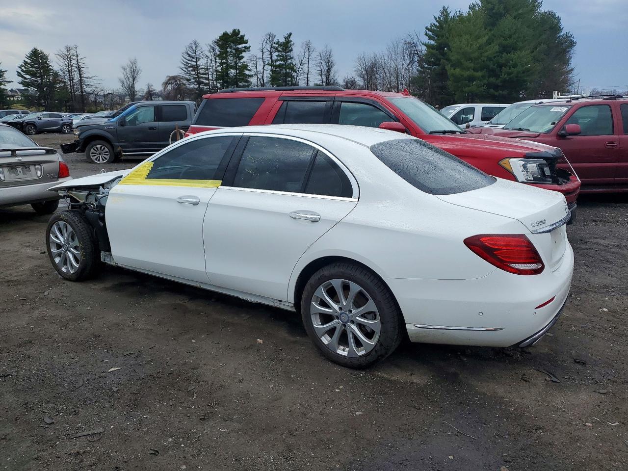 2017 MERCEDES-BENZ E 300 4MATIC photo 2