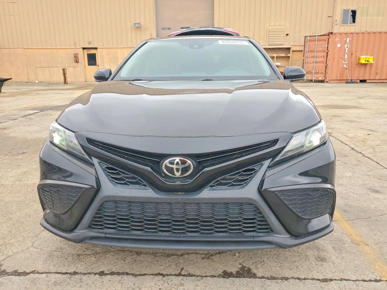 2021 TOYOTA CAMRY SE photo 9