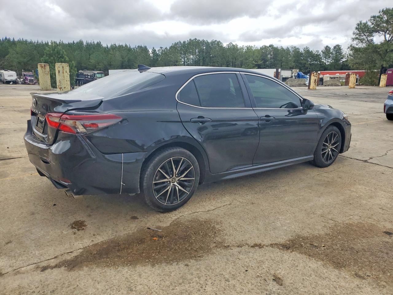 2021 TOYOTA CAMRY SE photo 5