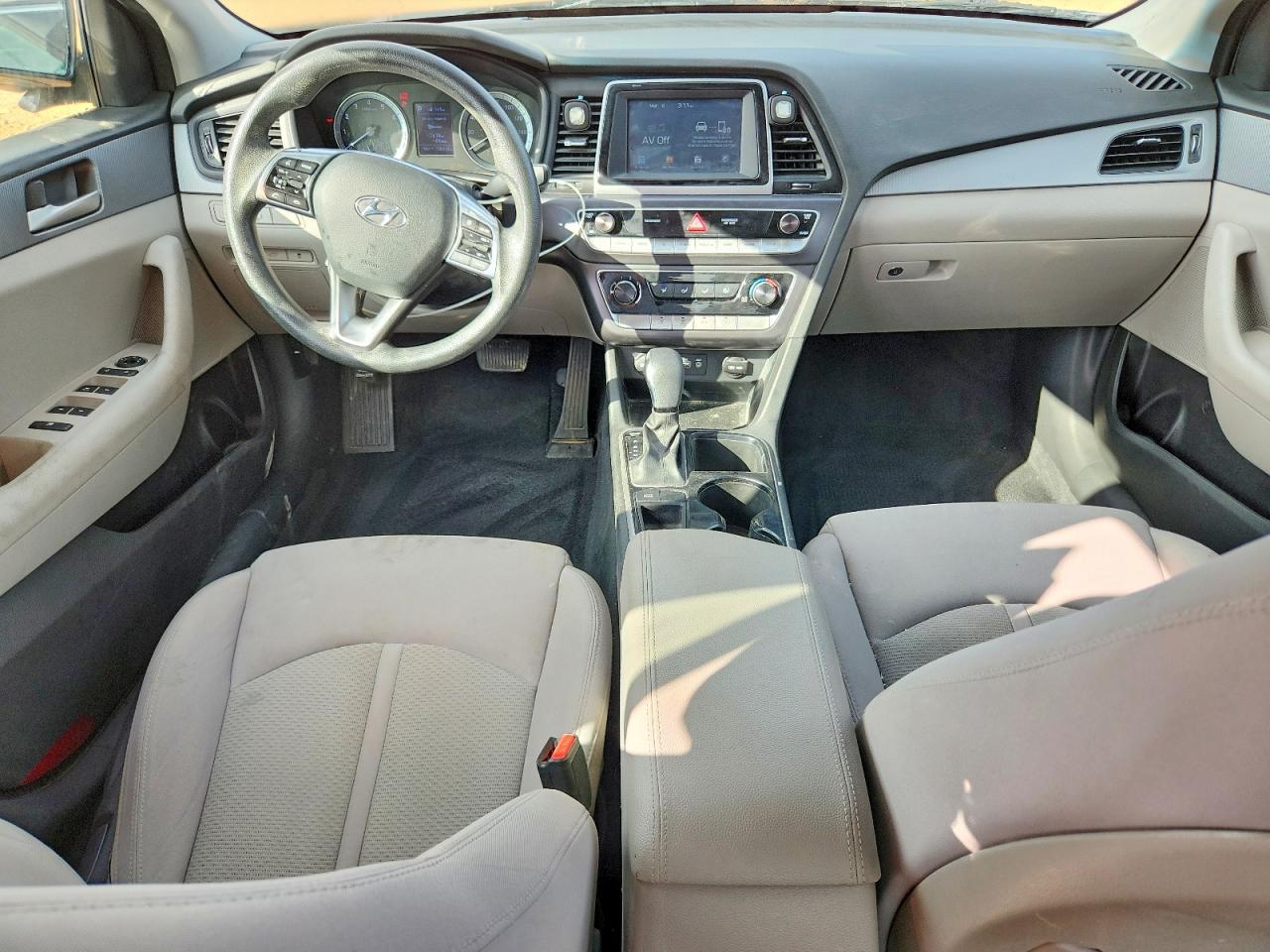 2018 HYUNDAI SONATA SE photo 8