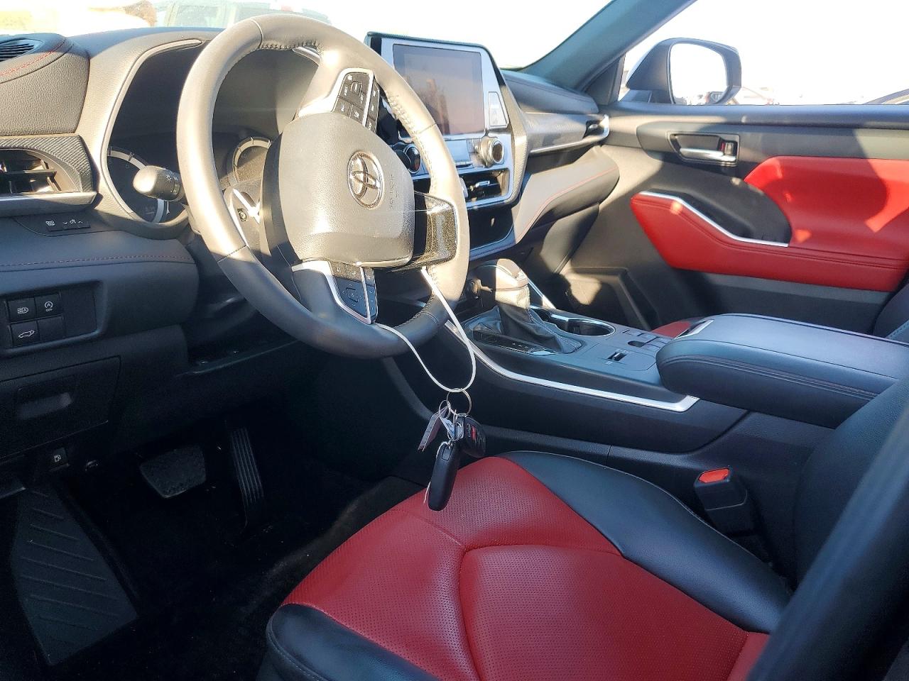 2024 TOYOTA HIGHLANDER XSE photo 22