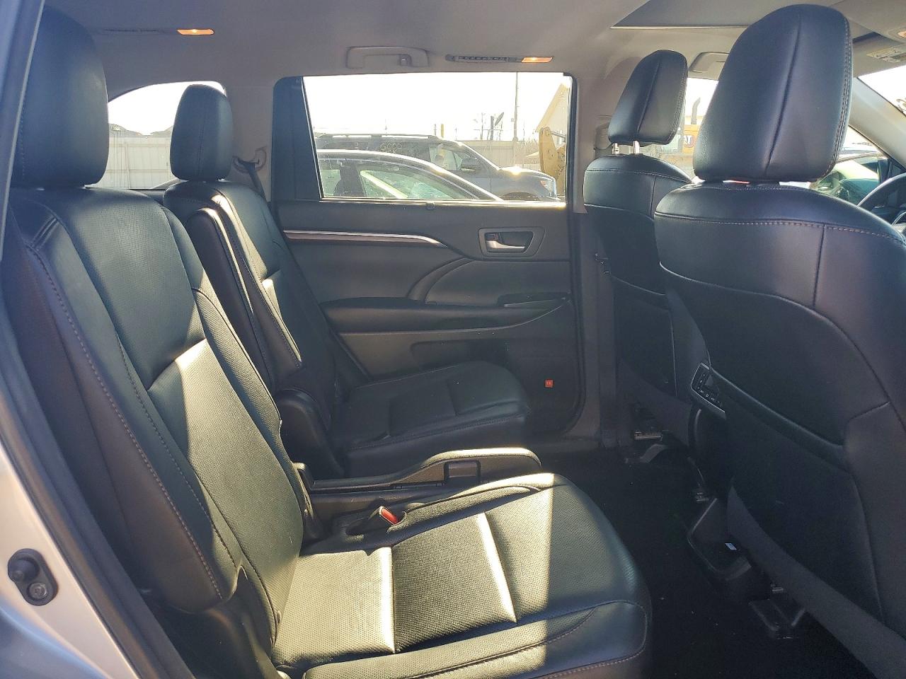 2016 TOYOTA HIGHLANDER LIMITED photo 21