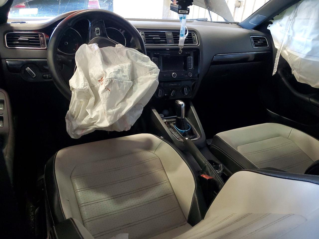 2015 VOLKSWAGEN JETTA SE photo 8