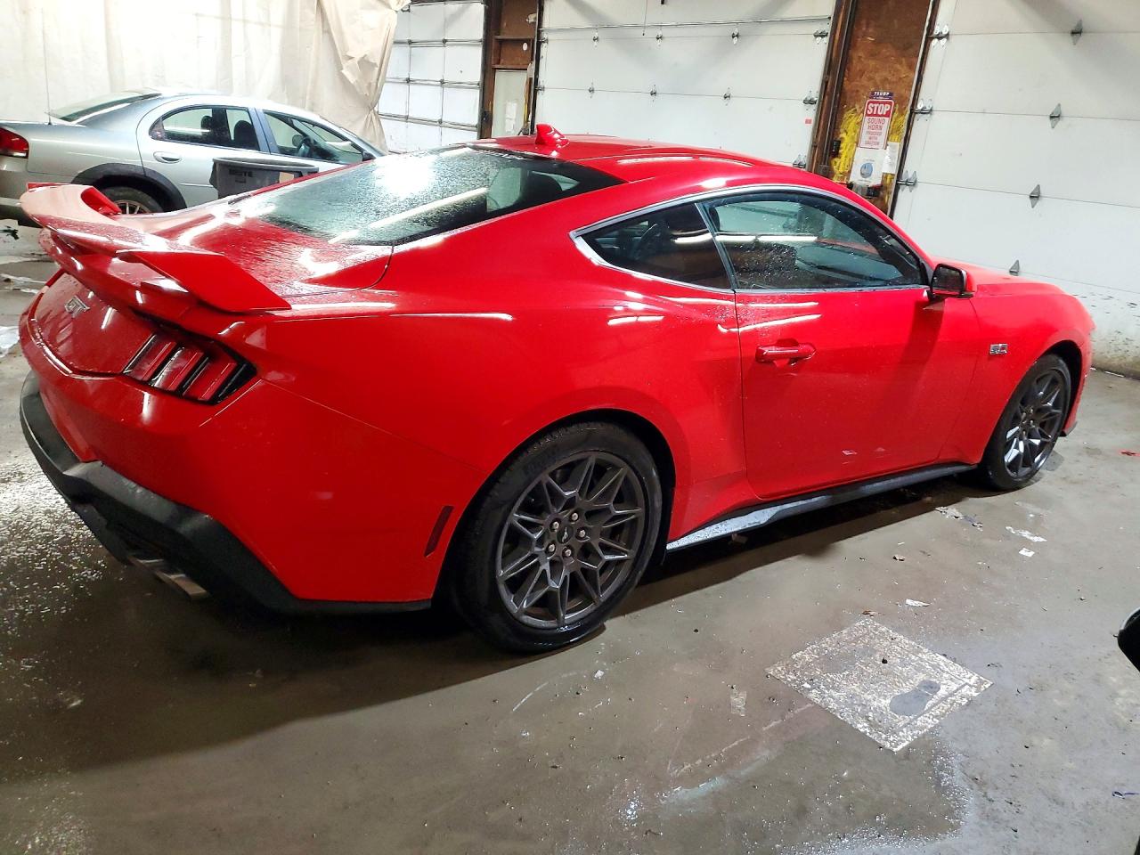 2024 FORD MUSTANG GT photo 3