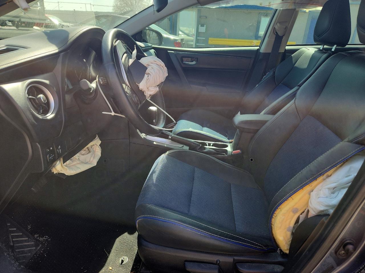 2017 TOYOTA COROLLA SE photo 19