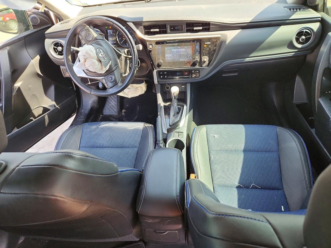 2017 TOYOTA COROLLA SE photo 22