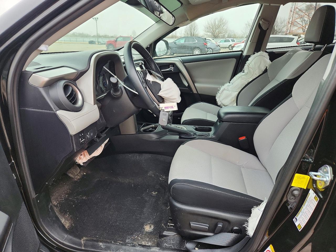 2018 TOYOTA RAV4 XLE photo 7