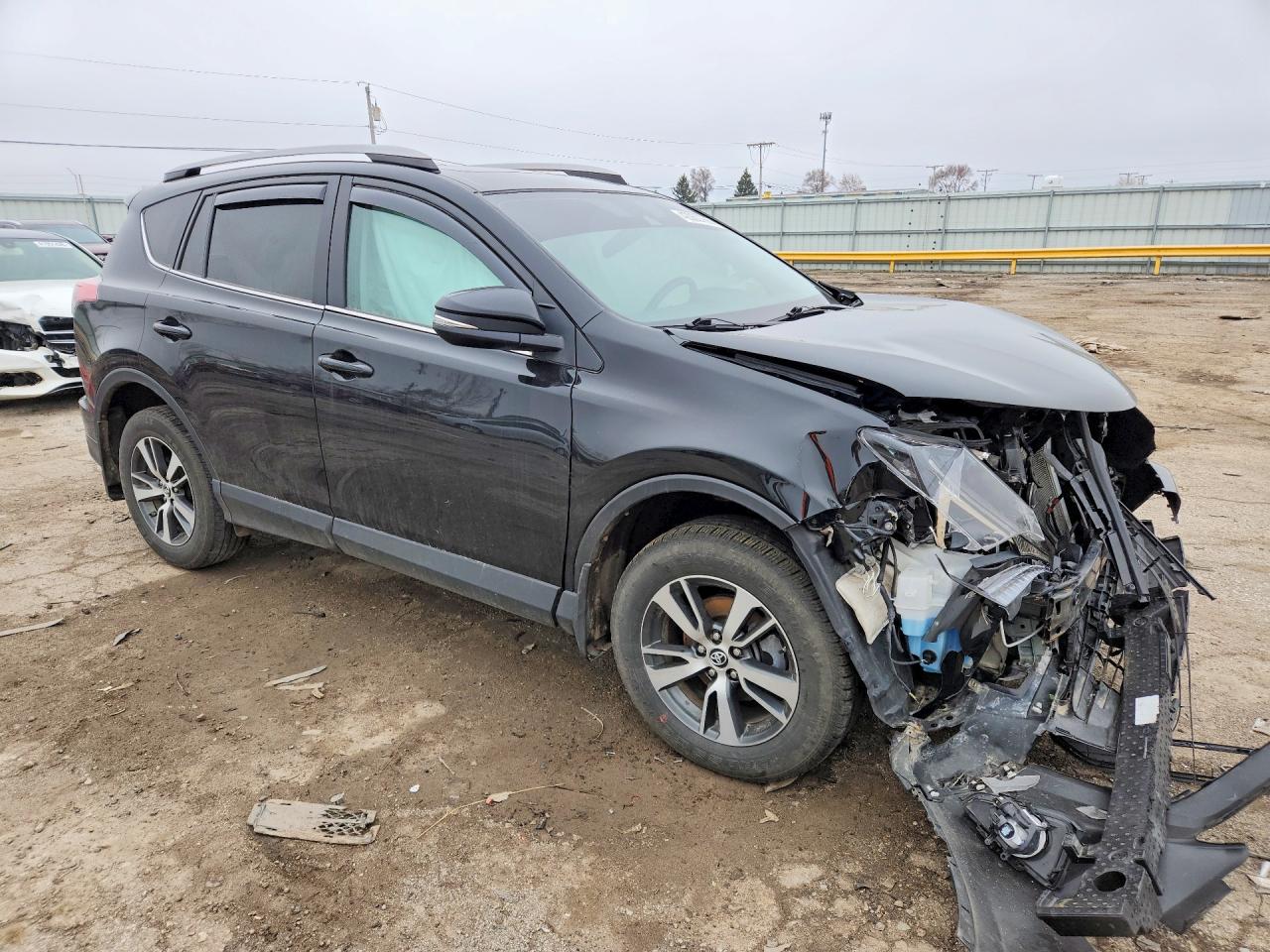 2018 TOYOTA RAV4 XLE photo 4