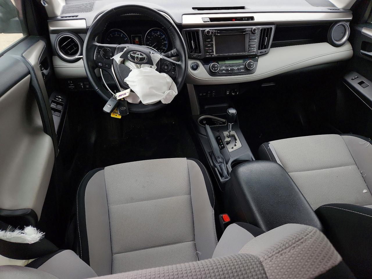 2018 TOYOTA RAV4 XLE photo 8