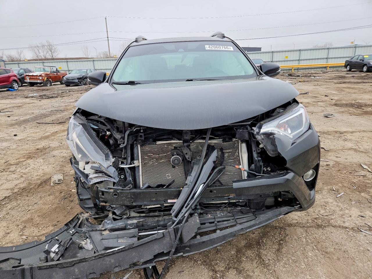 2018 TOYOTA RAV4 XLE photo 5