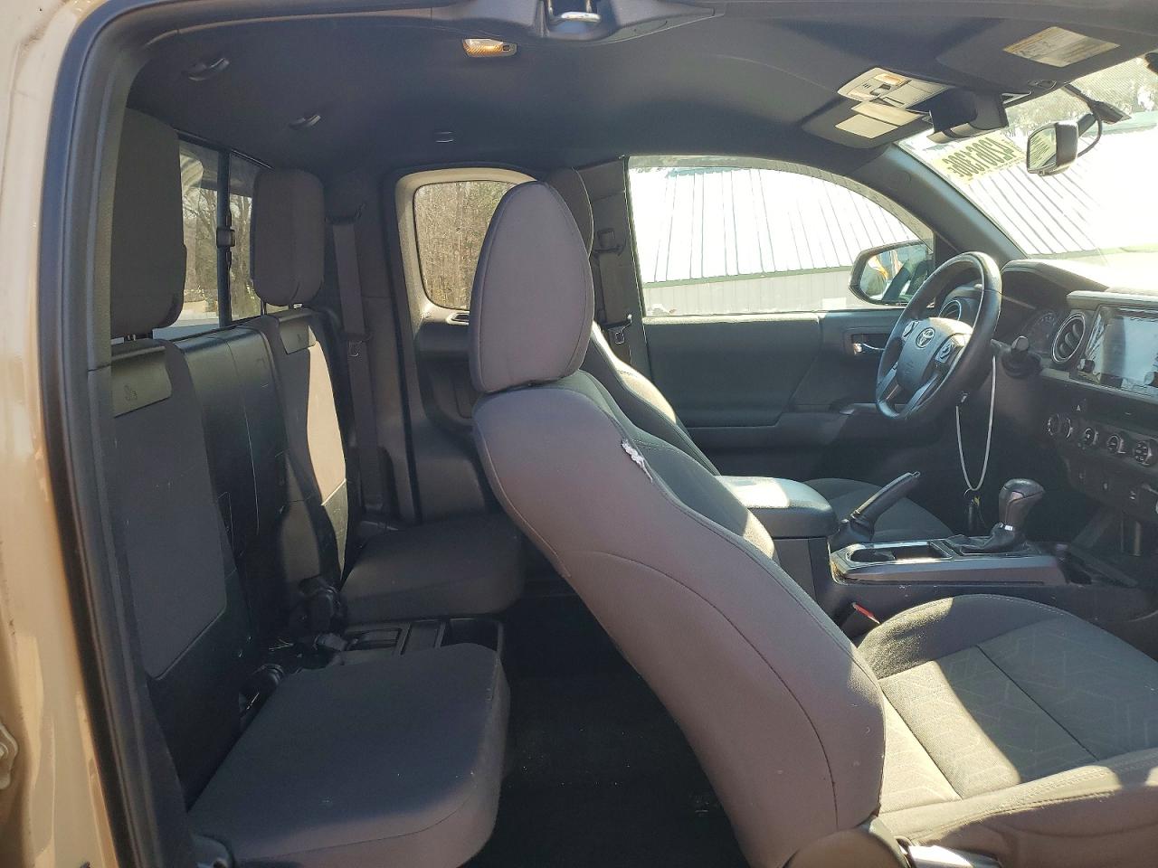2017 TOYOTA TACOMA TRD SPORT photo 19