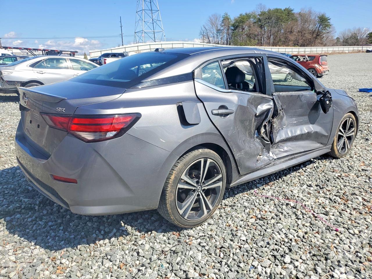 2023 NISSAN SENTRA SR photo 3