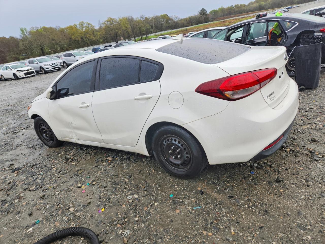 2017 KIA FORTE LX photo 2