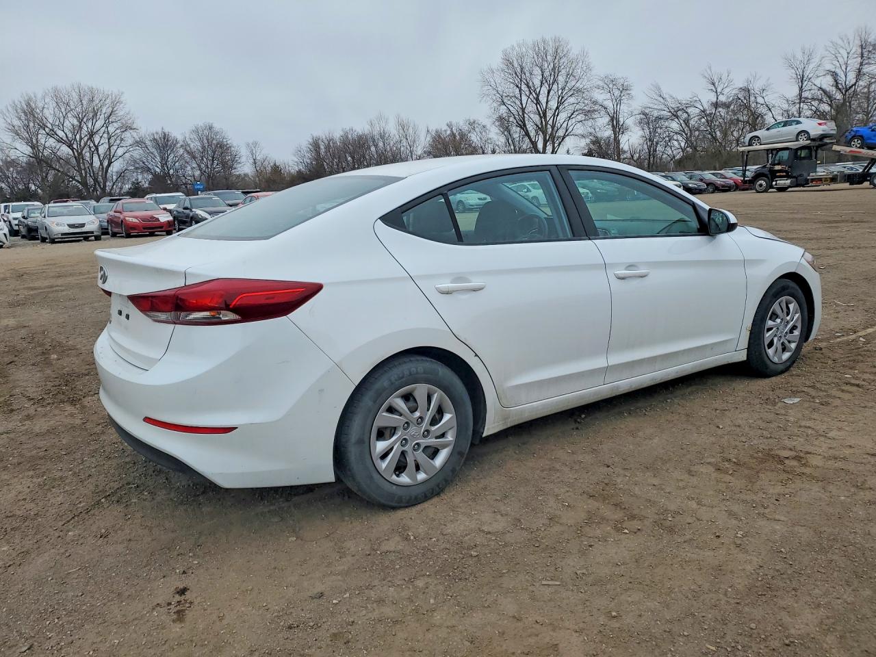 2018 HYUNDAI ELANTRA SE photo 3